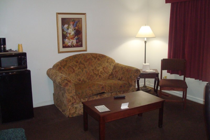 Americas Best Value Inn & Suites - Sikeston, MO