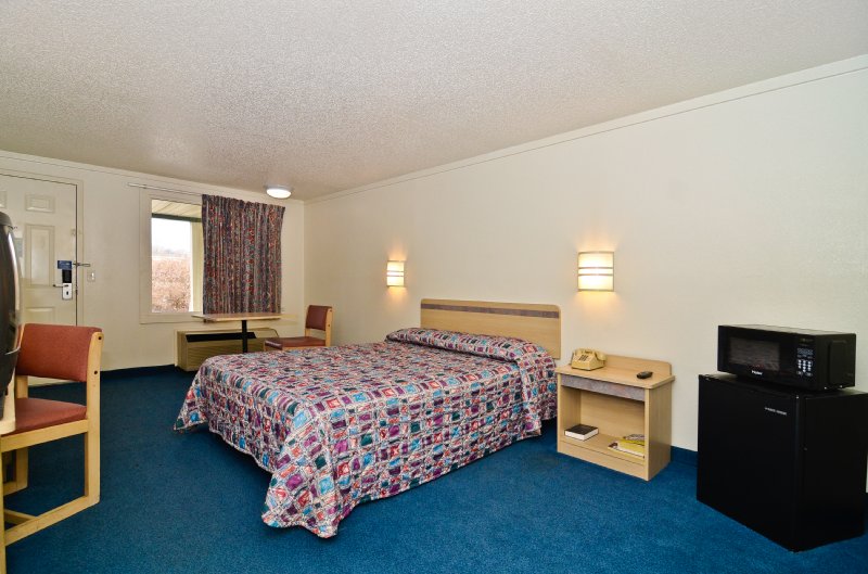 Americas Best Value Inn - Englewood, OH
