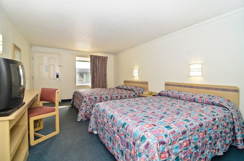 Americas Best Value Inn - Englewood, OH