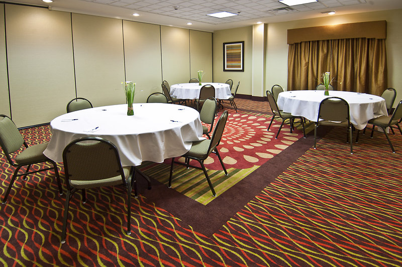 Holiday Inn Express & Suites TUPELO - Tupelo, MS