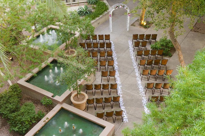 Doubletree Suites By Hilton Hotel Phoenix - Phoenix, AZ