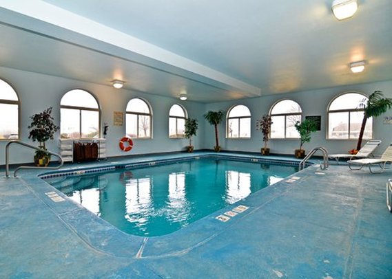 Quality Inn - Woodstock, IL