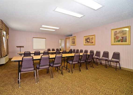 Quality Inn - Woodstock, IL