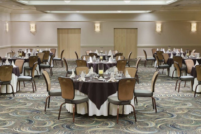 Doubletree Suites By Hilton Hotel Phoenix - Phoenix, AZ