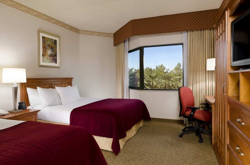 Doubletree Suites By Hilton Hotel Phoenix - Phoenix, AZ
