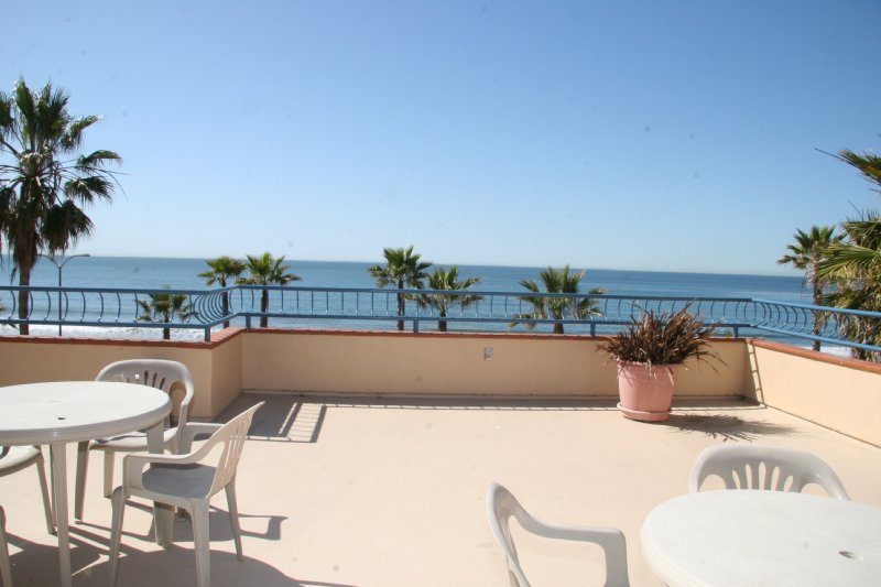 Tamarack Beach Resort by the Sea - Carlsbad, CA