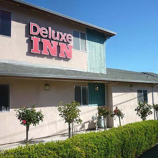 Deluxe Inn