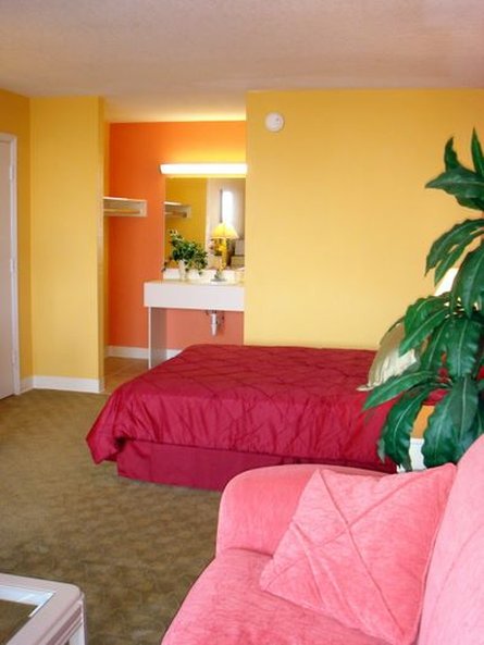 Tropical Inn Resort - Palm Bay, FL