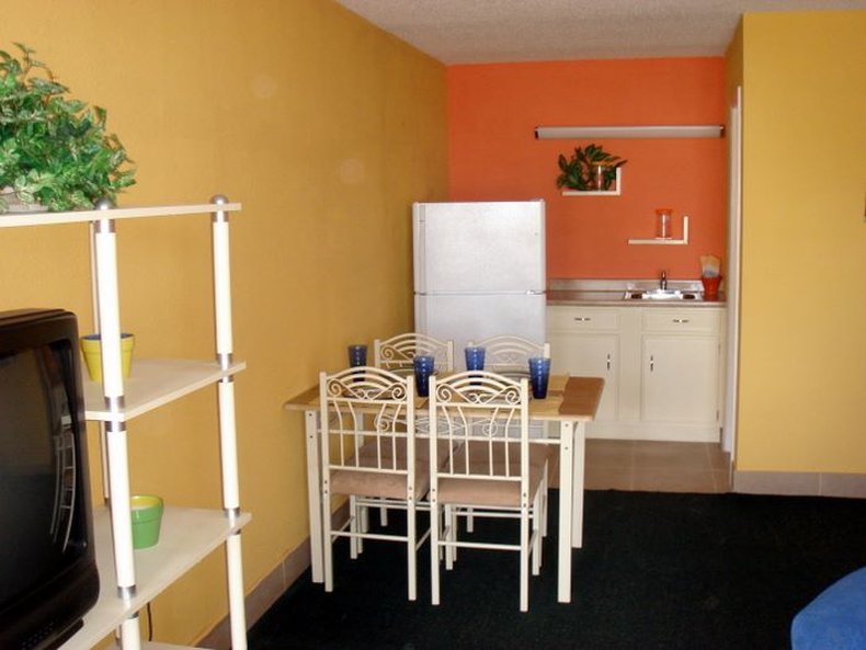 Tropical Inn Resort - Palm Bay, FL