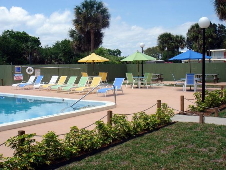 Tropical Inn Resort - Palm Bay, FL