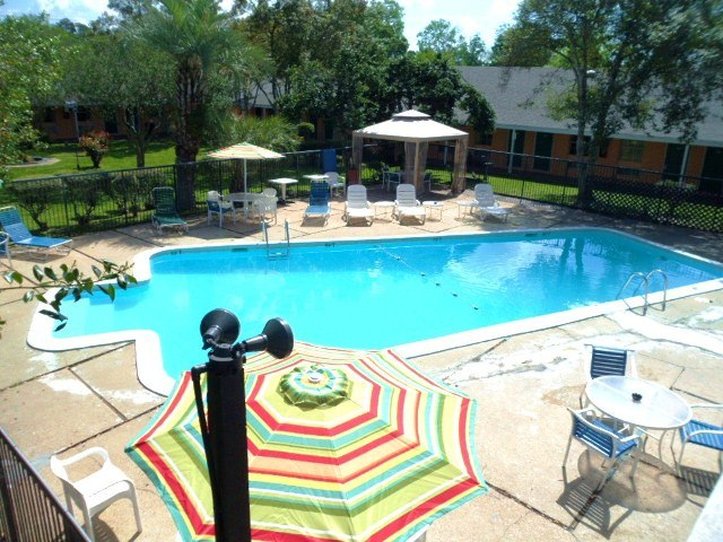 Red Carpet Inn - Houma, LA