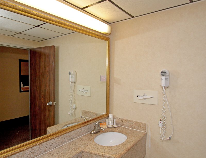 Howard Johnson-Saugerties - Saugerties, NY