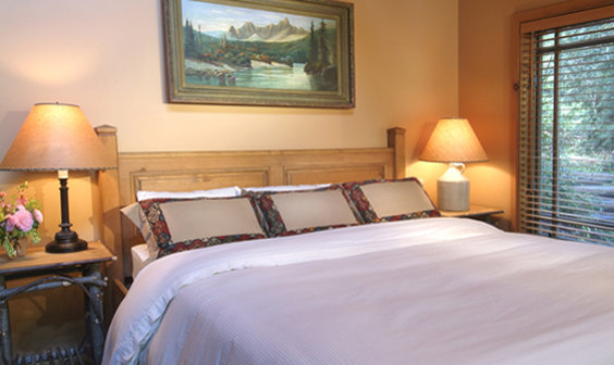 Weasku Inn - Grants Pass, OR