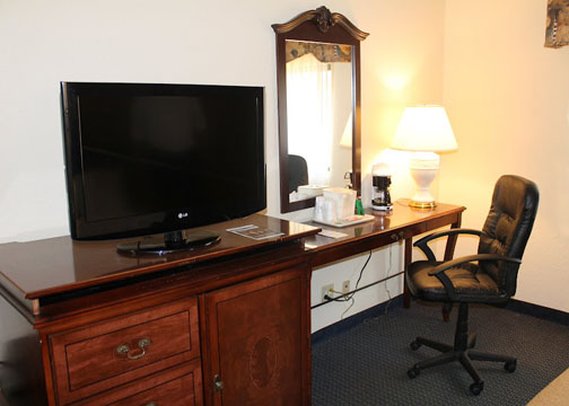 Quality Inn & Suites - Worcester, MA