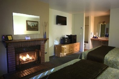 Sleepy Hollow Cabins and Motel - Crestline, CA