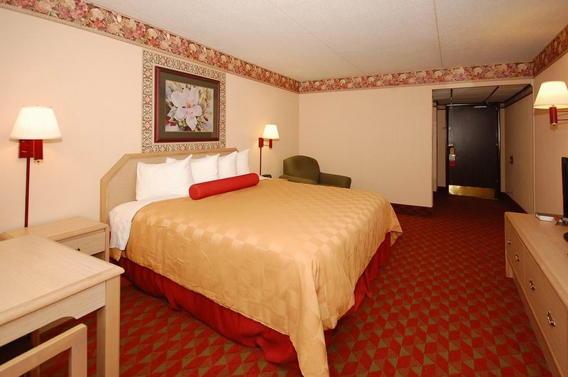 Ramada By Wyndham Murfreesboro - Murfreesboro, TN