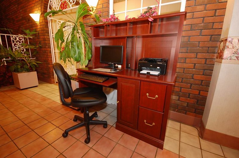 Ramada By Wyndham Murfreesboro - Murfreesboro, TN