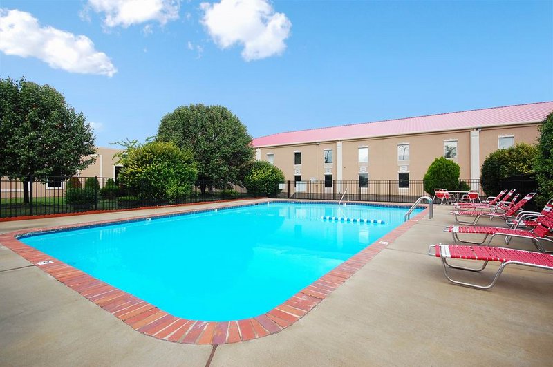 Ramada By Wyndham Murfreesboro - Murfreesboro, TN