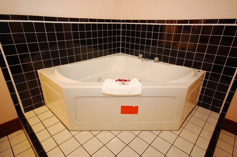 Ramada By Wyndham Murfreesboro - Murfreesboro, TN