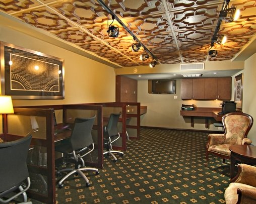 Clarion Hotel & Conference Center - Columbus, IN