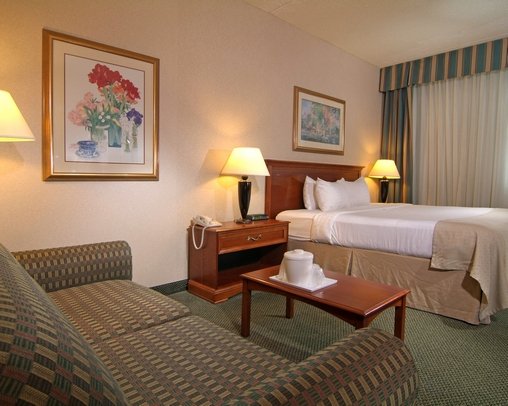 Clarion Hotel & Conference Center - Columbus, IN