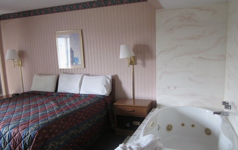 Americas Best Value Inn - Benton Harbor, MI
