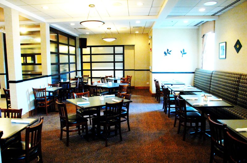 Best Western Plus Schaumburg Hotel & Conference Center - Schaumburg, IL