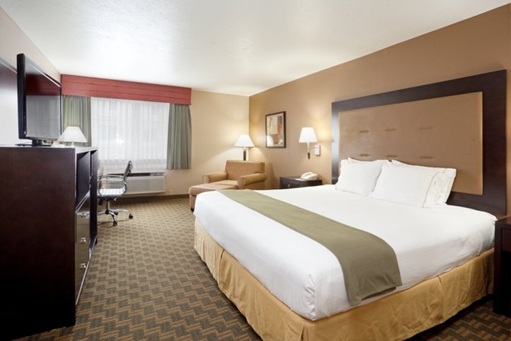 Holiday Inn Express & Suites PORTLAND AIRPORT - Portland, OR