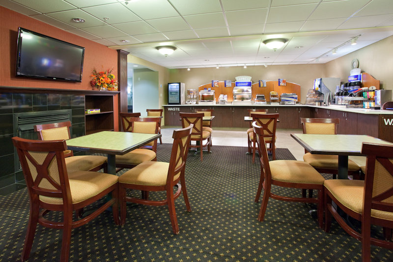 Holiday Inn Express & Suites PORTLAND AIRPORT - Portland, OR