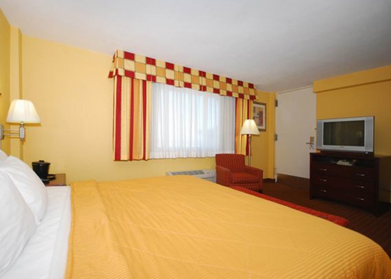 Comfort Inn-Oceanfront - Daytona Beach, FL