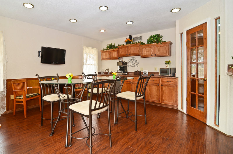 Americas Best Value Inn - Refugio, TX