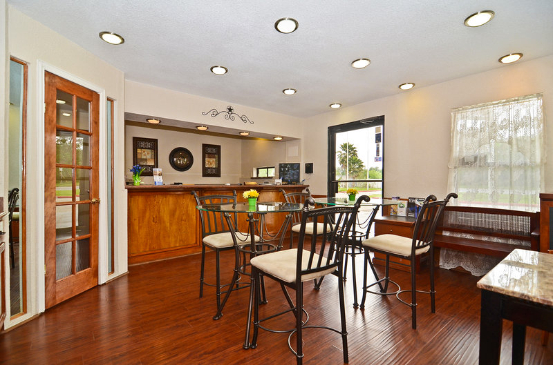 Americas Best Value Inn - Refugio, TX