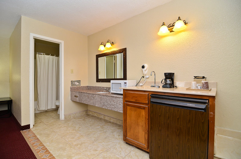 Americas Best Value Inn - Refugio, TX