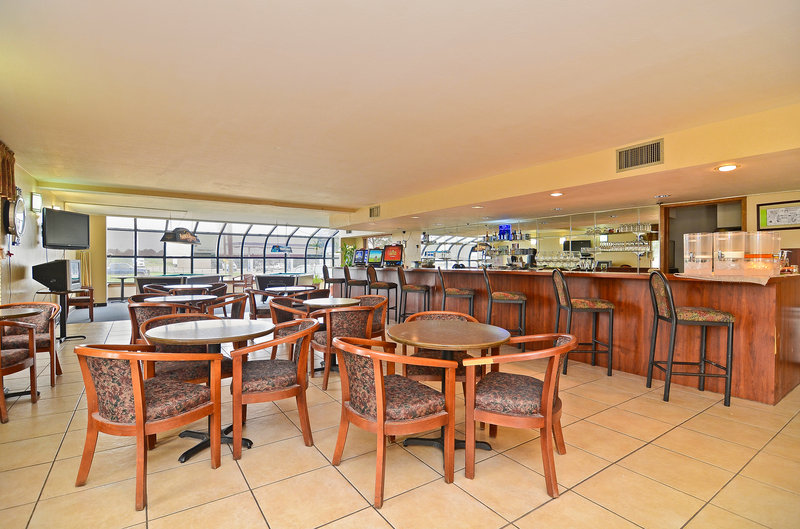Americas Best Value Inn - Sealy, TX