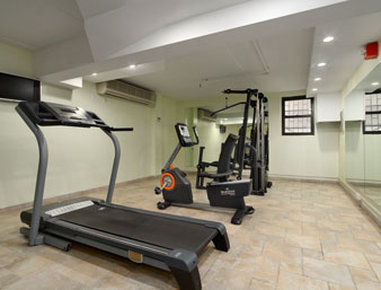 Howard Johnson Inn Queens - Queens Village, NY