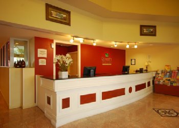 Quality Inn & Suites Universal Studios - Lobby