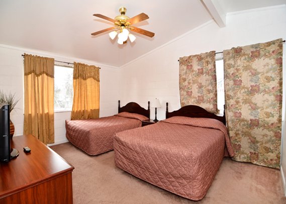 Rodeway Inn & Suites - Bend, OR