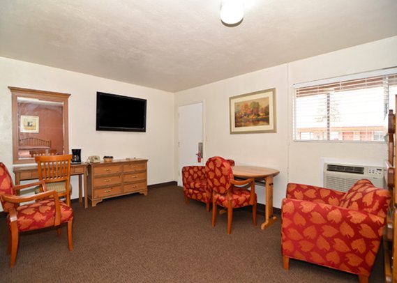 Rodeway Inn & Suites - Bend, OR
