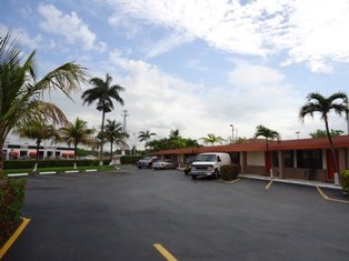 Deluxe Inn Motel - Homestead, FL