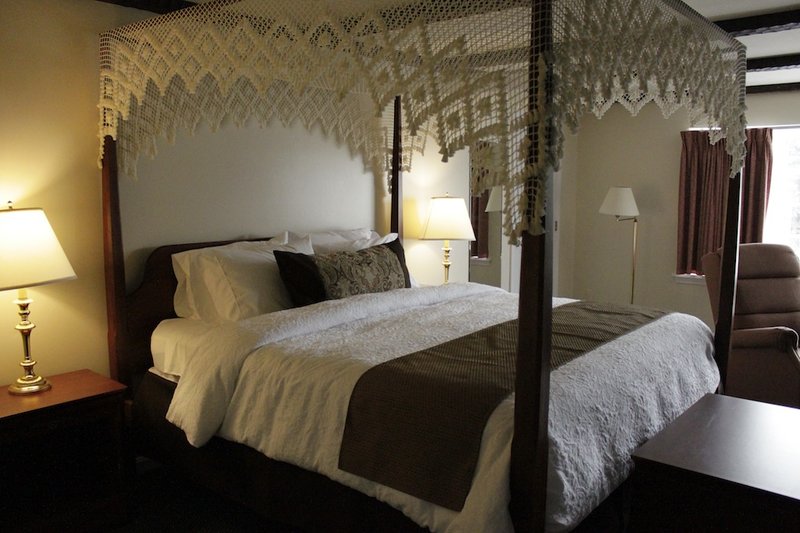 Yankee Inn Home Comfort - Lenox, MA