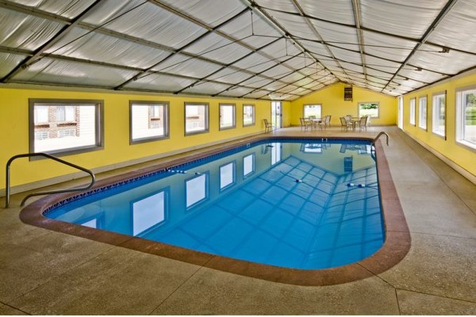 Americas Best Value Inn & Suites-Hesston - Hesston, KS