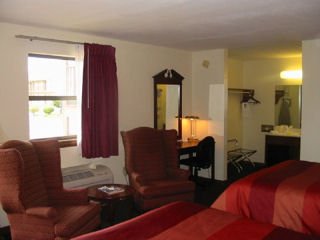 Baymont Minot - Lawrenceburg, TN