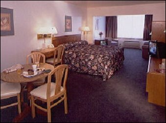 Rodeway Inn & Suites - Lancaster, PA