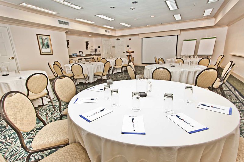 Hilton Garden Inn Dallas/Addison - Addison, TX