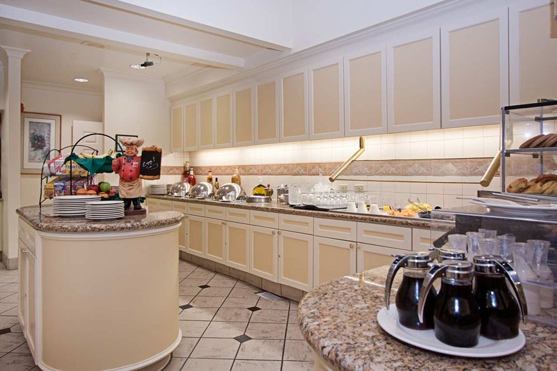 Hilton Garden Inn Dallas/Addison - Addison, TX