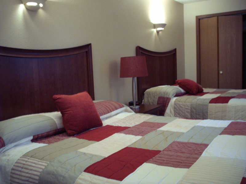 Skyline Hotel & Suites - Wisconsin Dells, WI