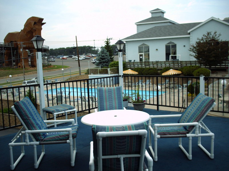 Skyline Hotel & Suites - Wisconsin Dells, WI