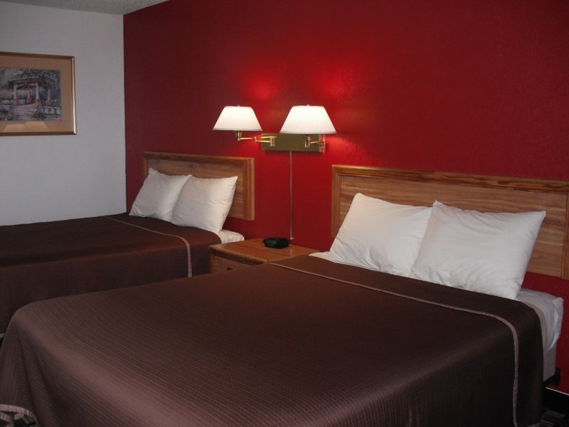 Knights Inn Slaton - Slaton, TX