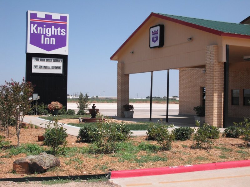 Knights Inn Slaton - Slaton, TX