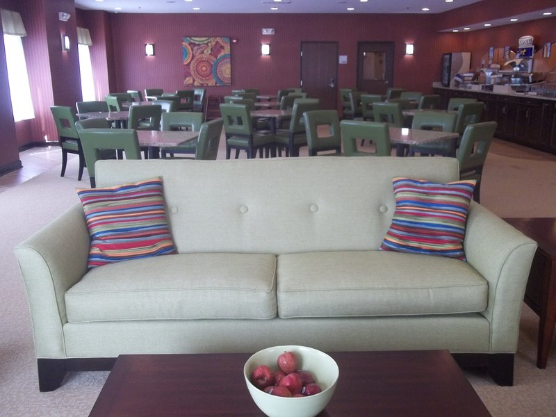 Holiday Inn Express NEWINGTON - Hartford, CT